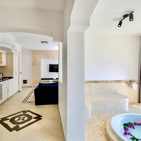 Hotel Tropical Suits Oludeniz